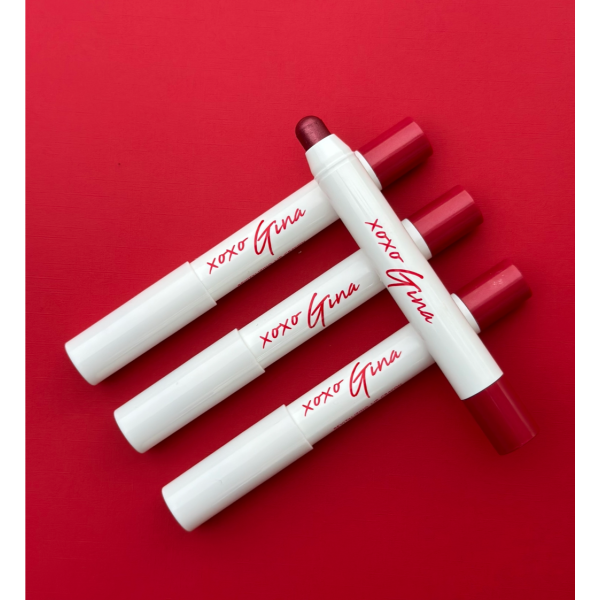 REVITALIZING LIP CRAYON-FIERCE AND FABULOU